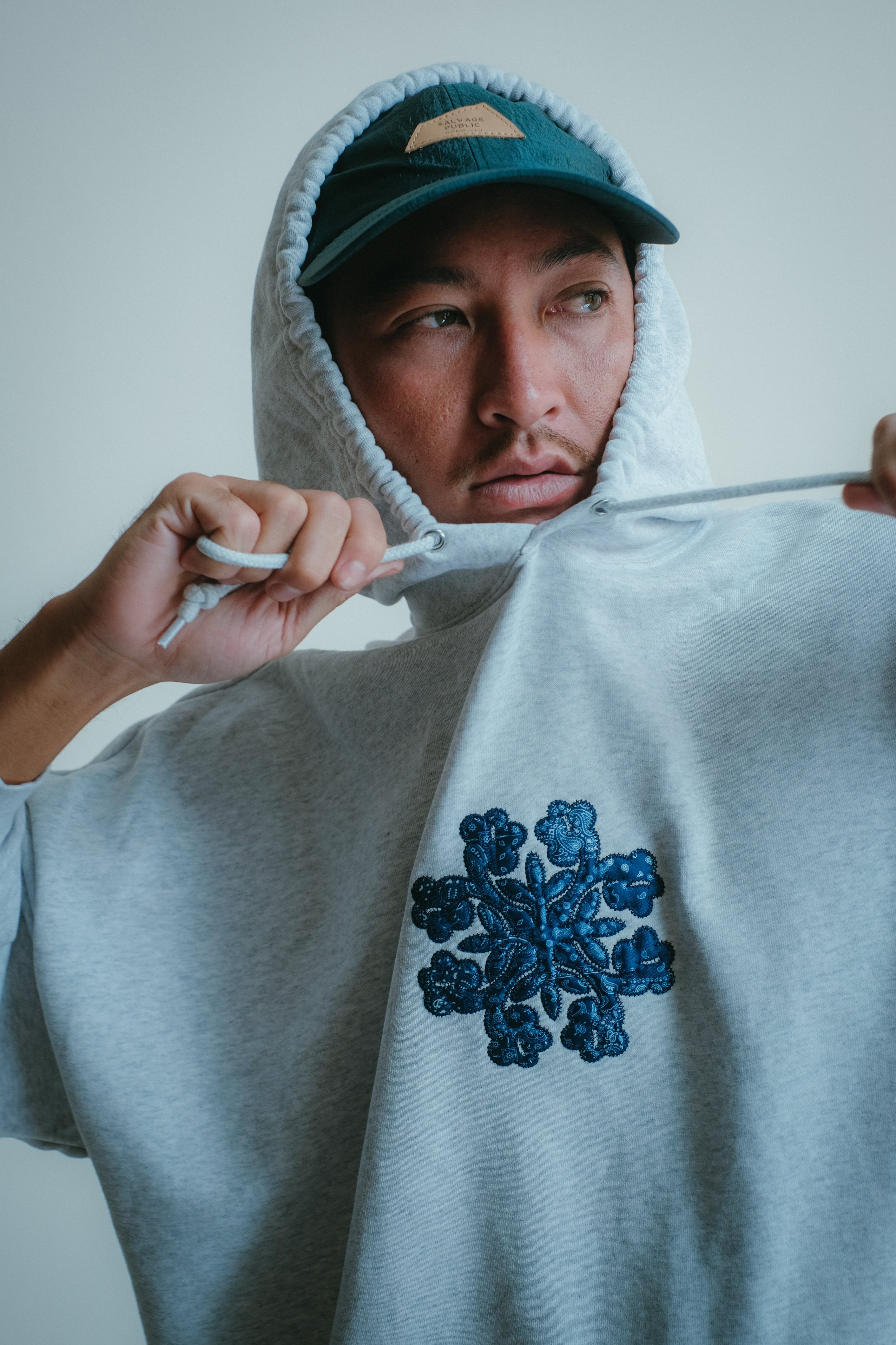 Beach Hoodie - Hibiscus Appliqué - Heather Grey