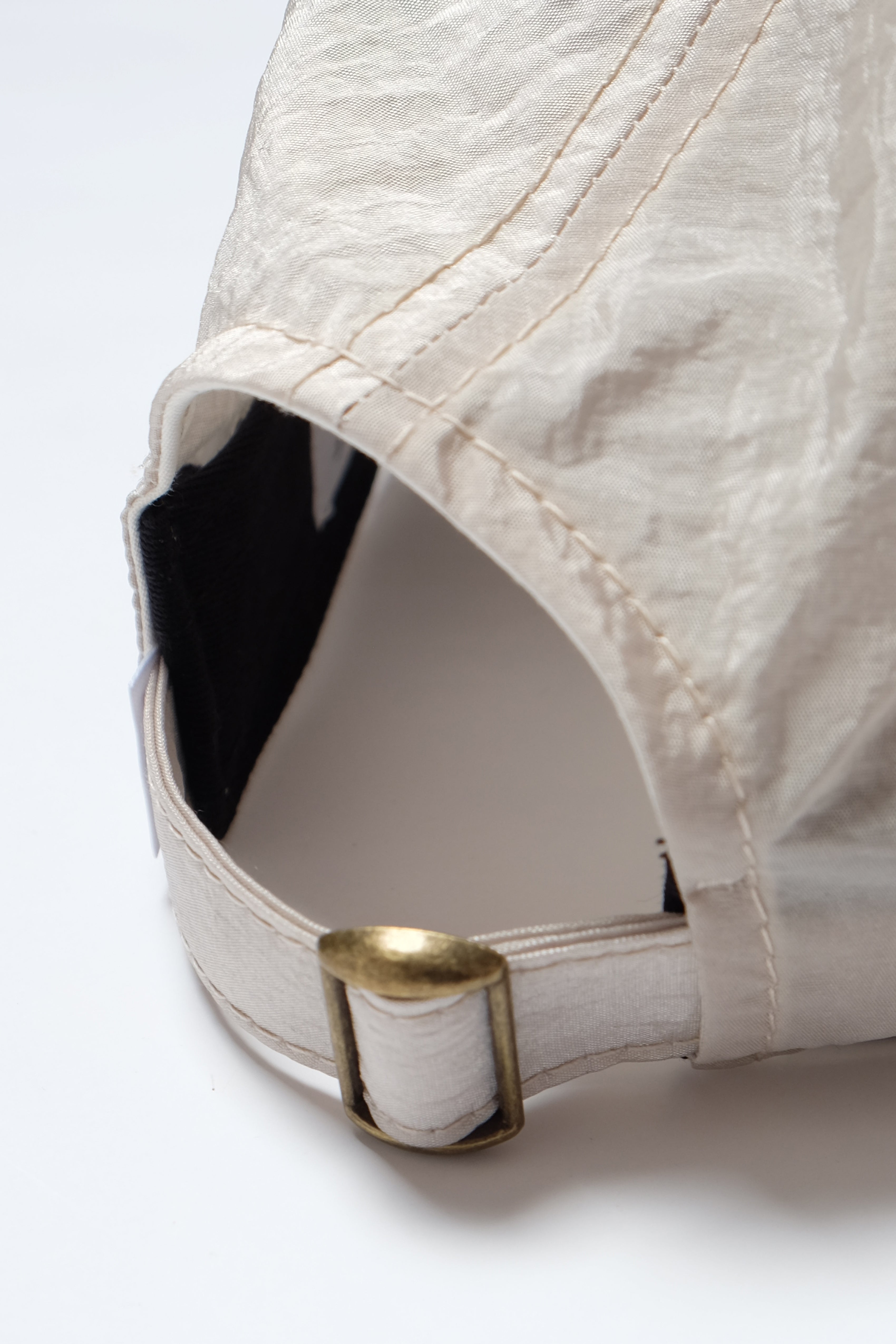 Hat - Pearl Iridescent - Cream Beige