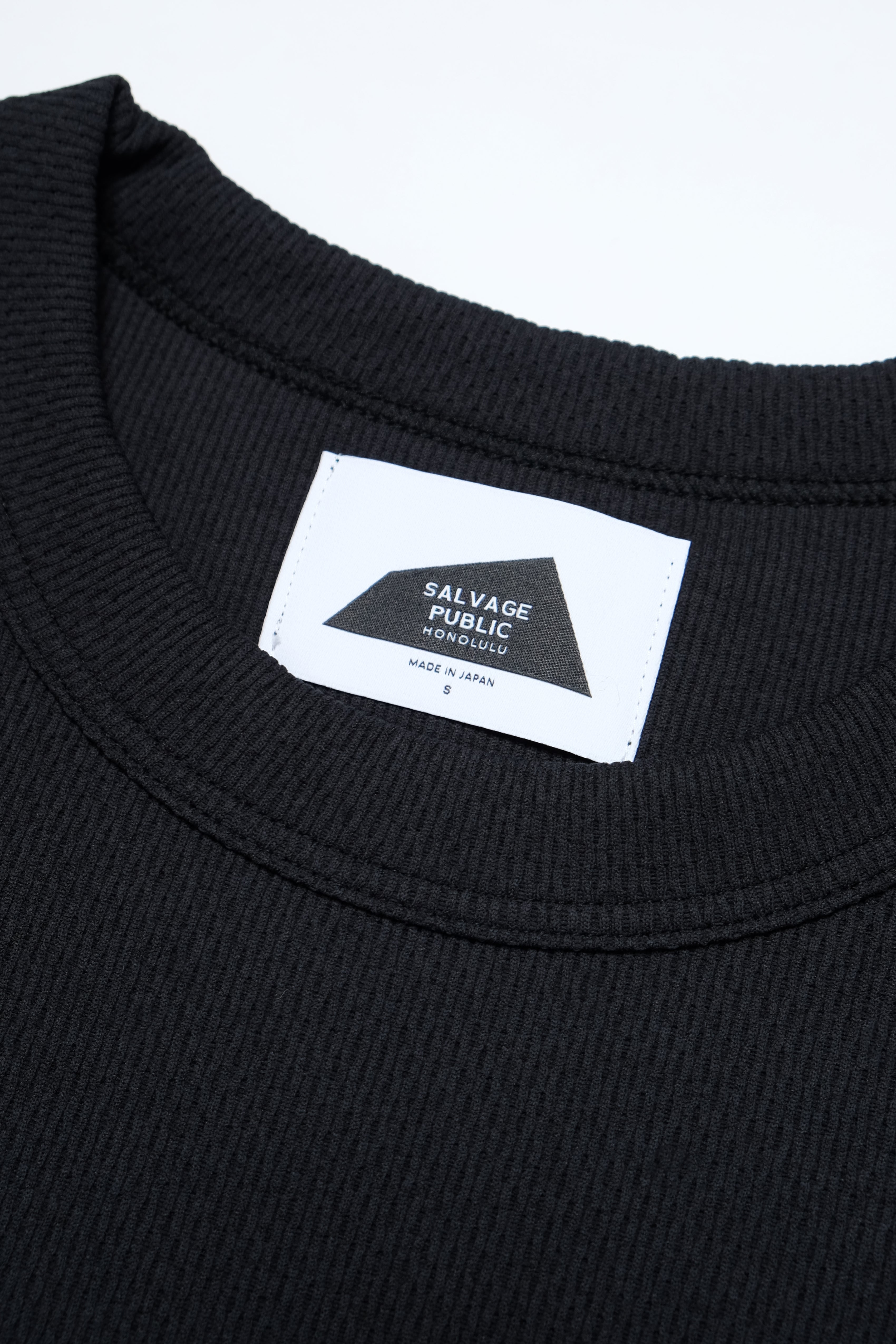 Honeycomb UPF Sleeveless - Iwa Bird - Black