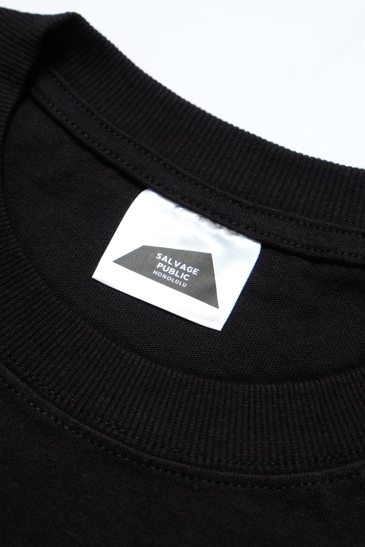 T-Shirt - Naupaka Crest - Black