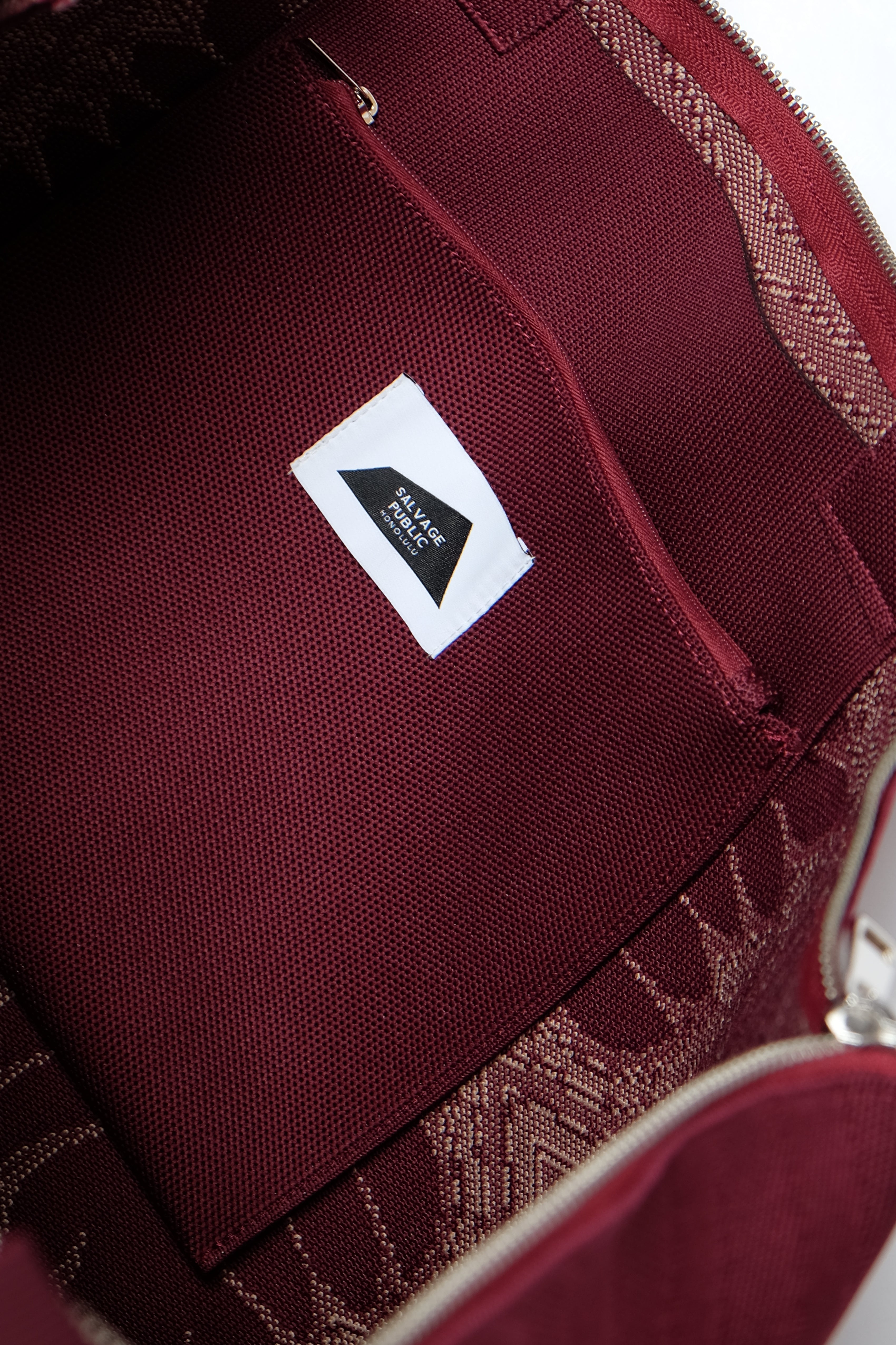 Jacquard Weekender Bag - Laua'e - Plum