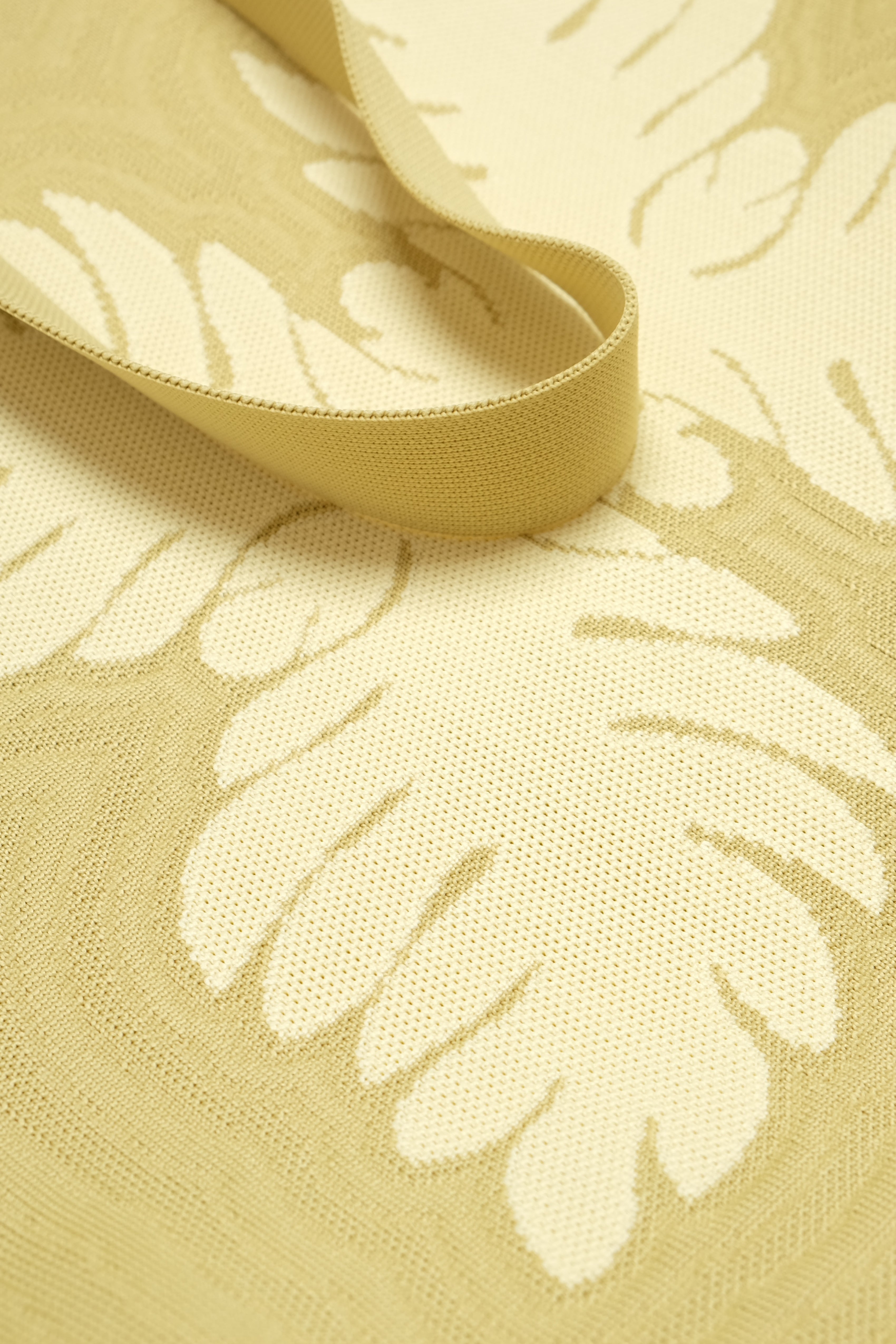 Jacquard Weekender Bag - Laua'e - Sun Yellow