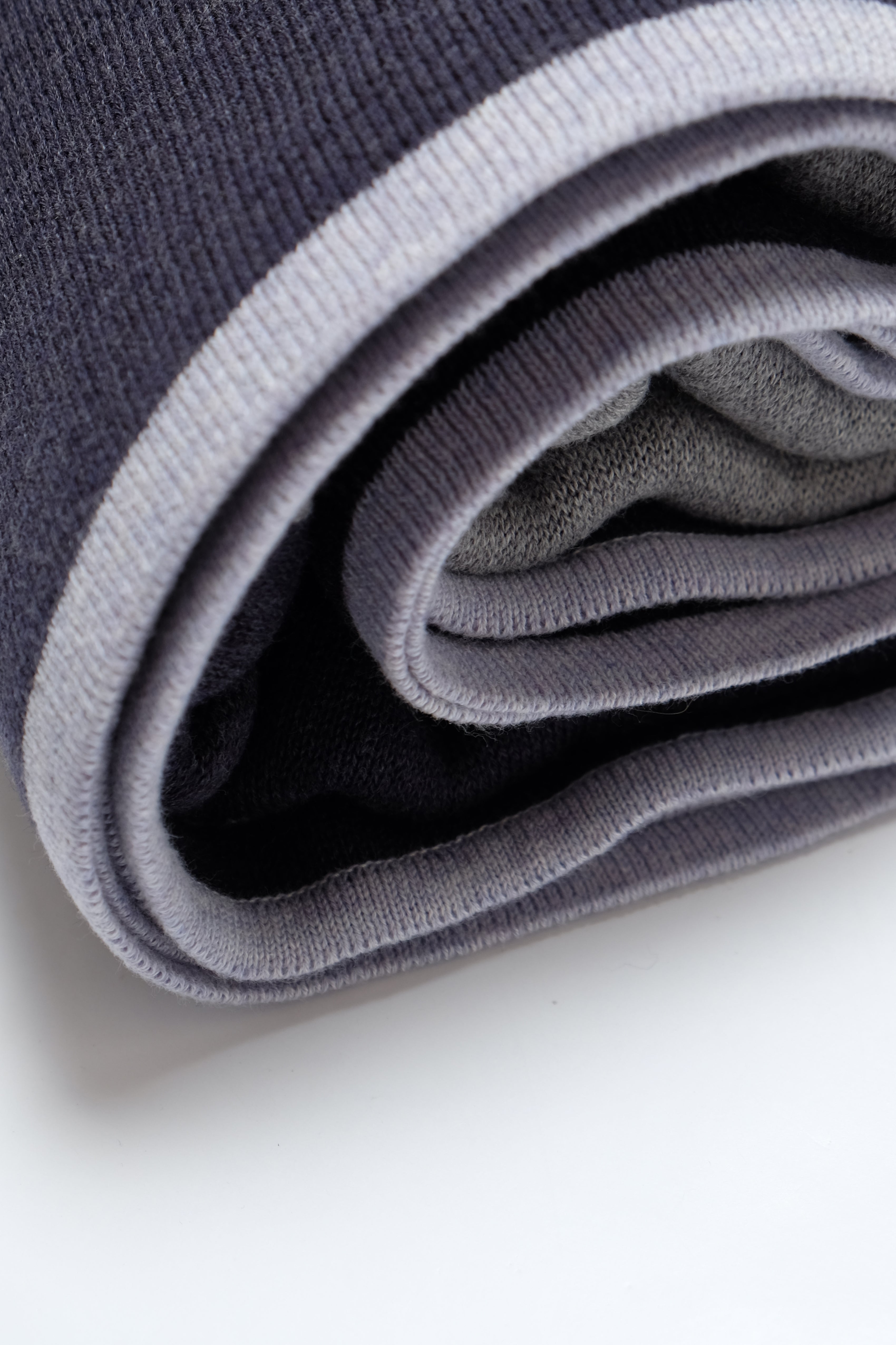 Jacquard Throw Blanket - Hibiscus - Navy