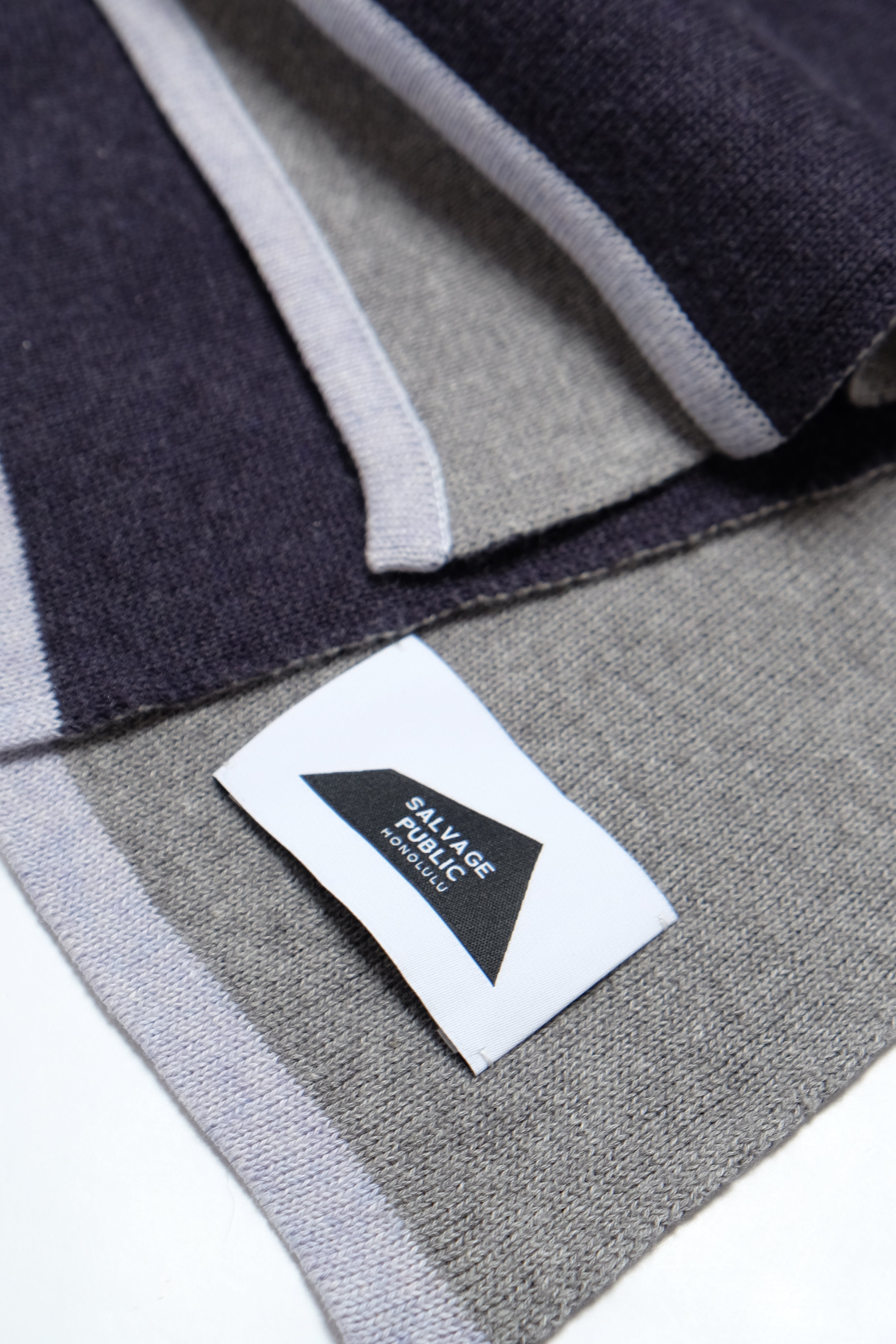 Jacquard Throw Blanket - Hibiscus - Navy