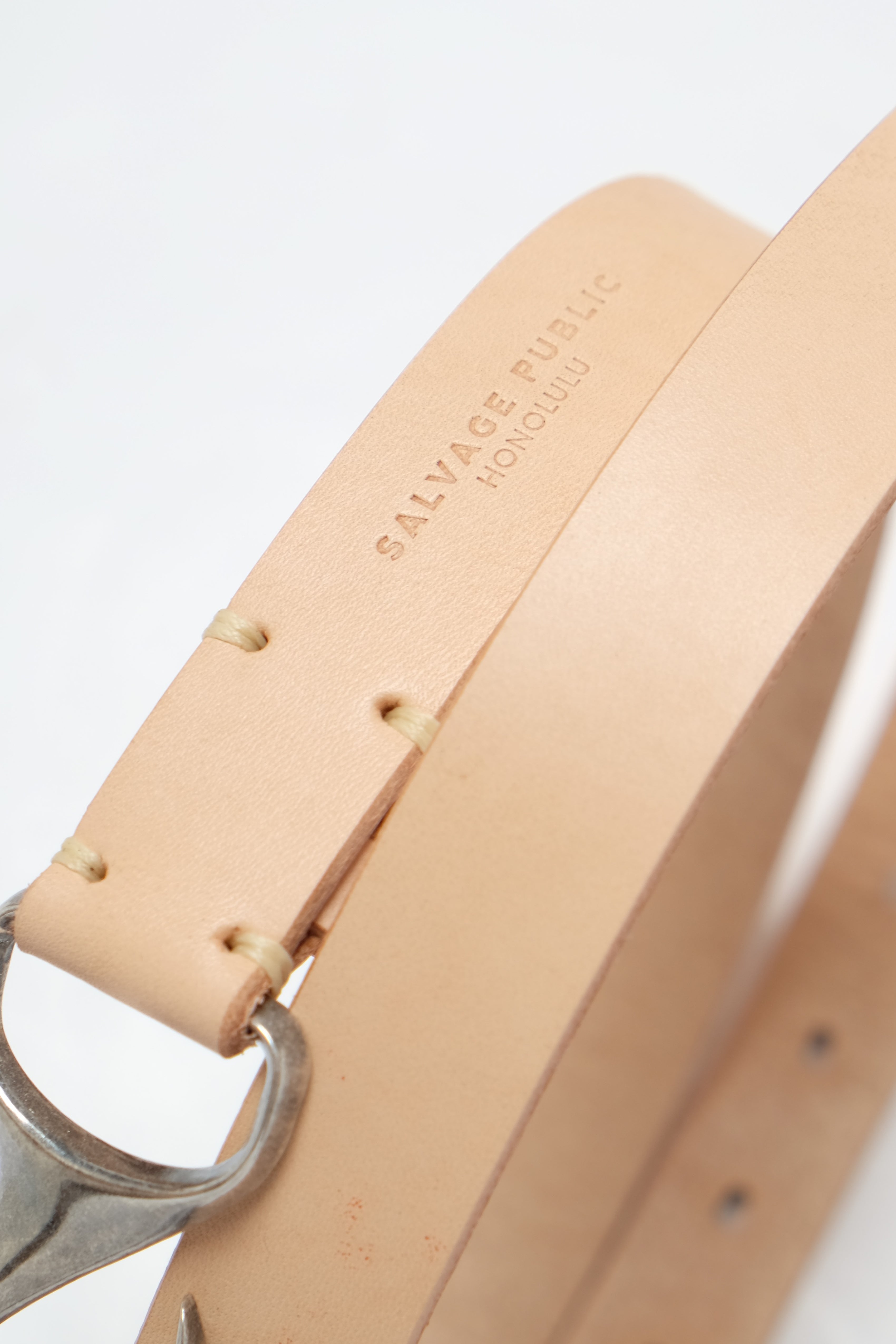 Fish Hook Leather Belt - Natural