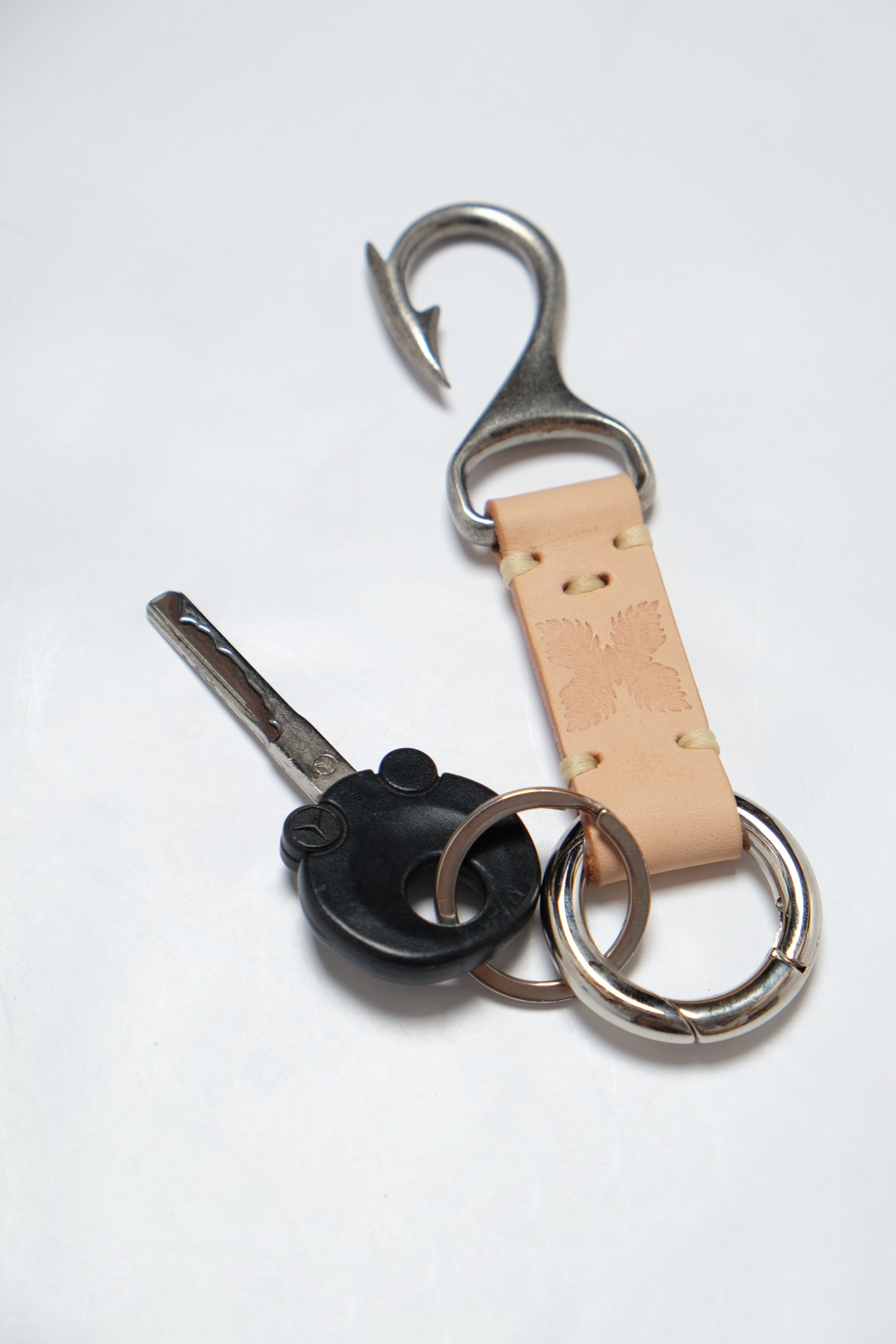 Fish Hook Key Ring - Natural