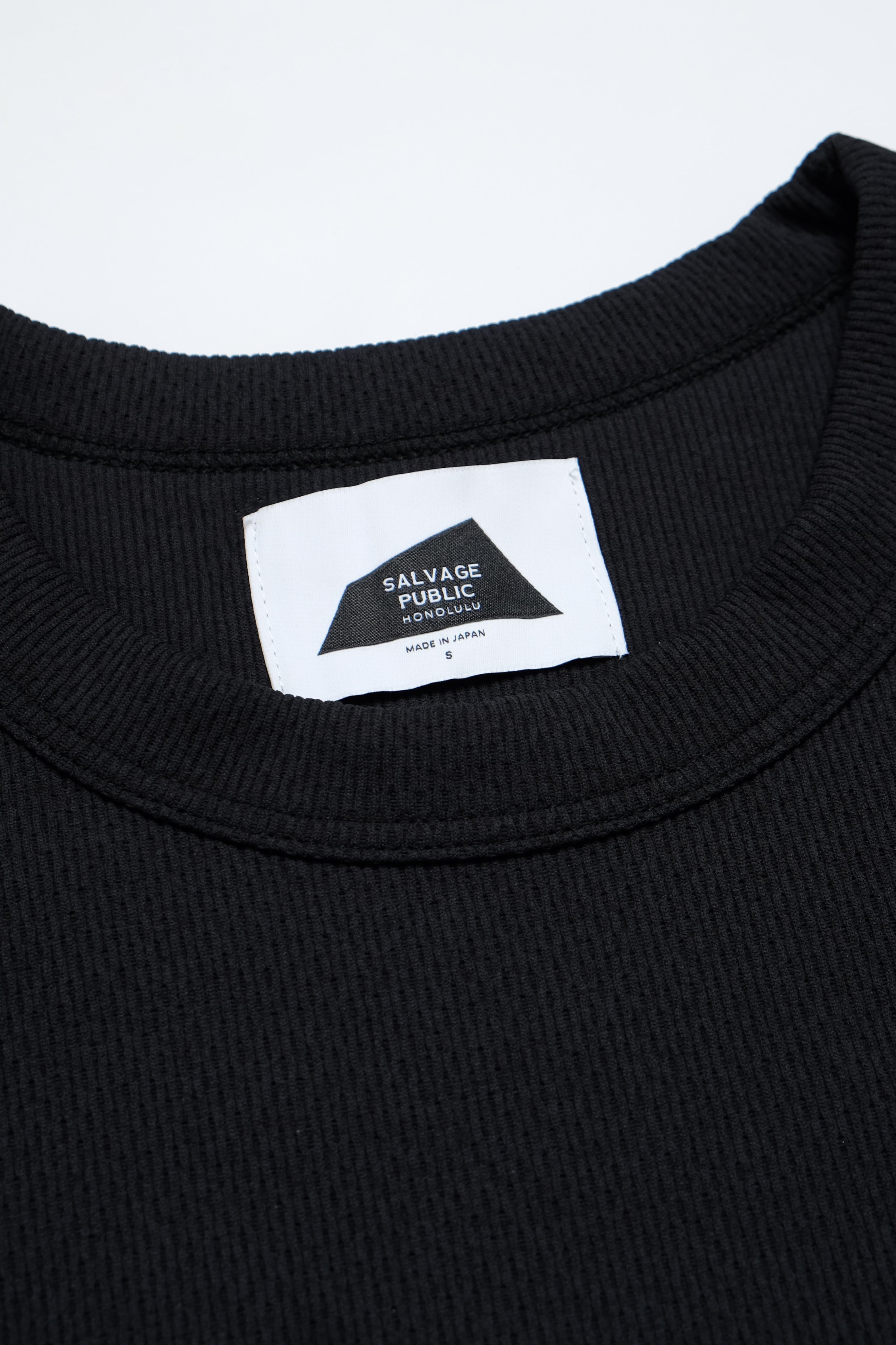 Honeycomb UPF Sleeveless - 'Iwa Bird - Black