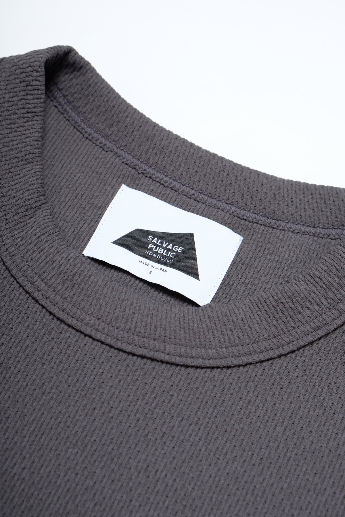 Honeycomb UPF Sleeveless - Pua Surfer - Charcoal