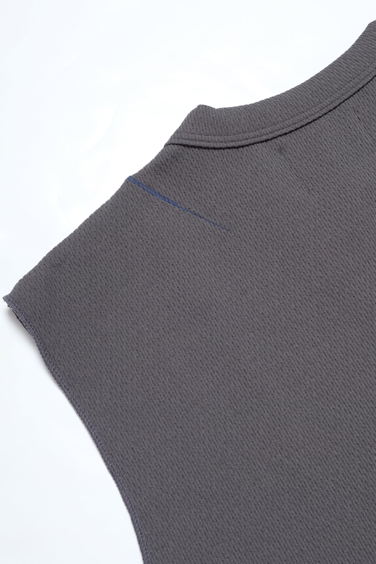 Honeycomb UPF Sleeveless - Pua Surfer - Charcoal