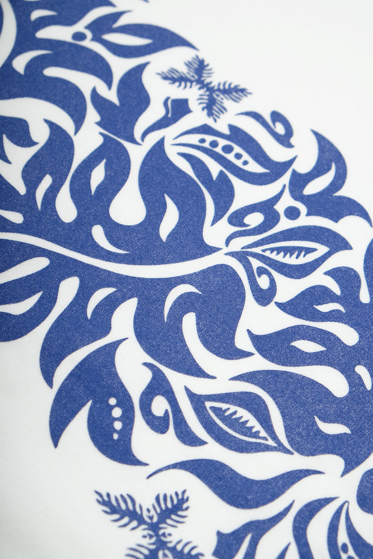 T-Shirt - Laua'e Border - White