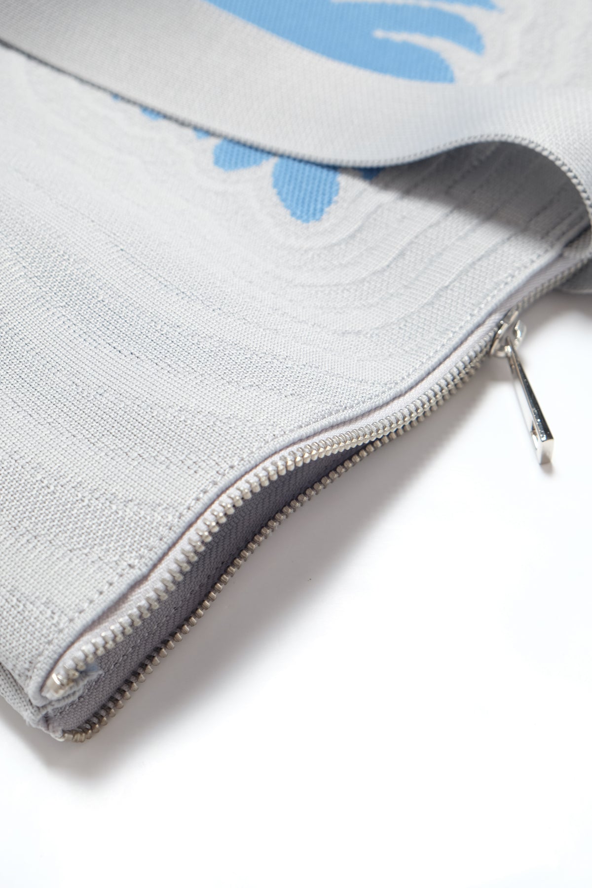 Jacquard Weekender Bag - Laua'e - Cool Grey
