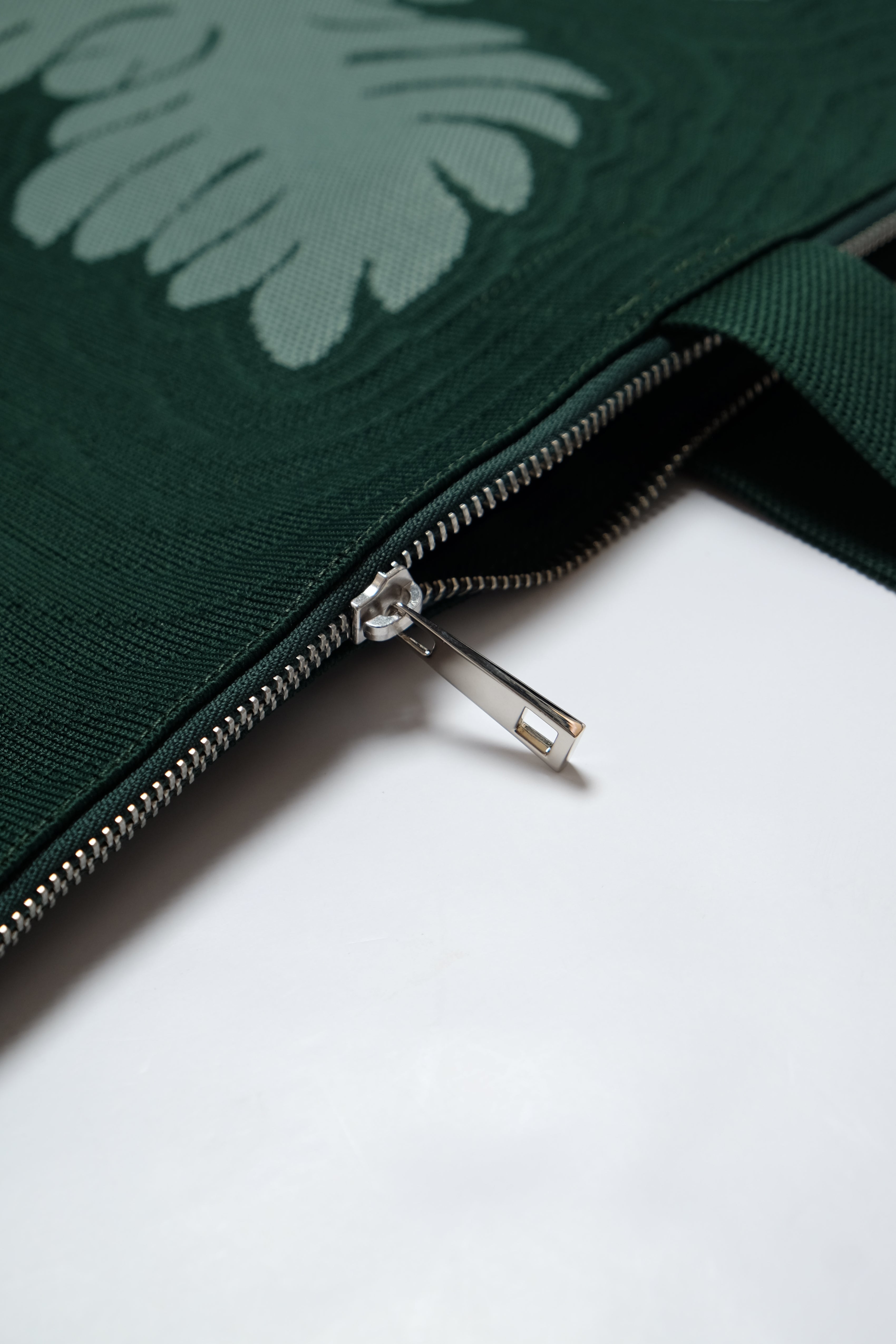 Jacquard Weekender Bag - Laua'e - Green