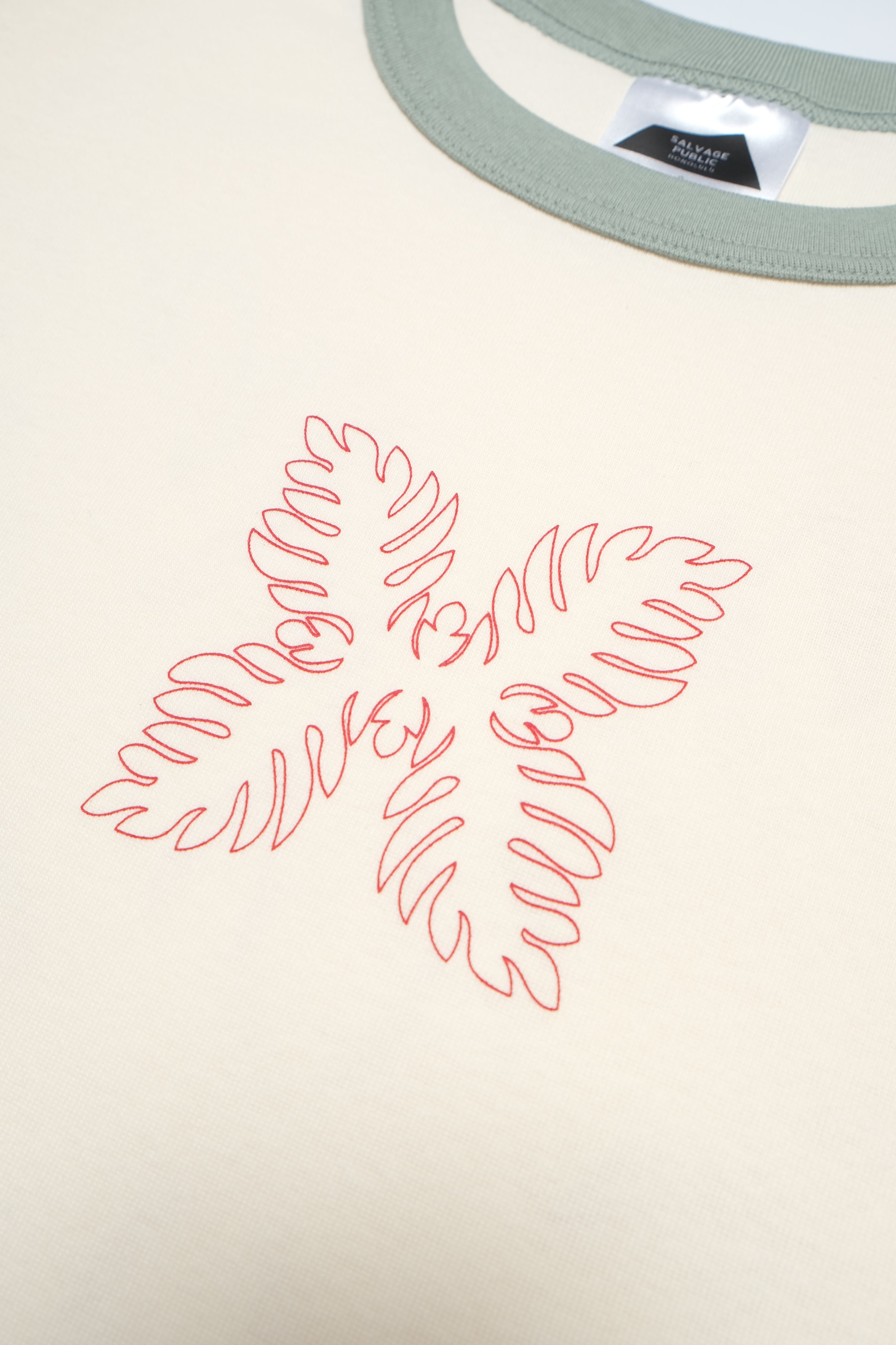 Women's T-Shirt - Lauaʻe Outline - Macadamia